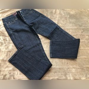 Tommy Hilfiger dark wash skinny jeans. Size 2R.